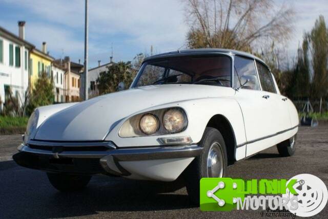 Image 1/10 de Citroën DS 20 Pallas (1970)