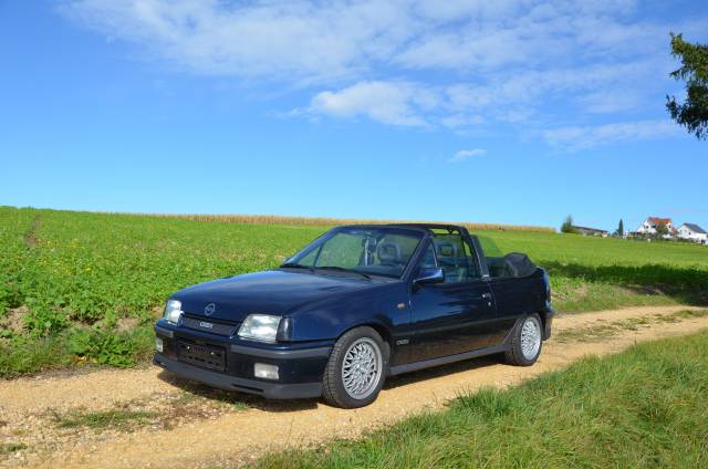 Afbeelding 1/16 van Opel Kadett 2,0i GSi (1990)