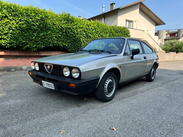 Afbeelding 1/26 van Alfa Romeo Alfasud 1.3 Sprint (1987)