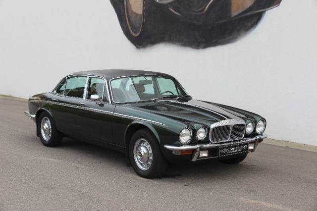 Bild 1/13 von Daimler Vanden Plas 4.2 (1977)