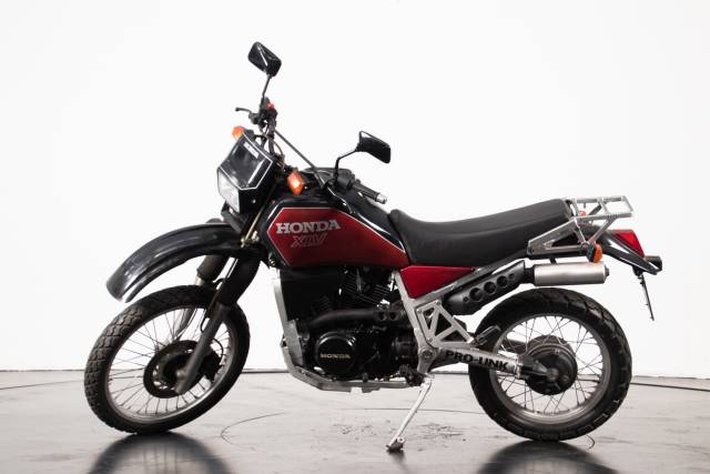 Imagen 1/17 de Honda DUMMY (1985)
