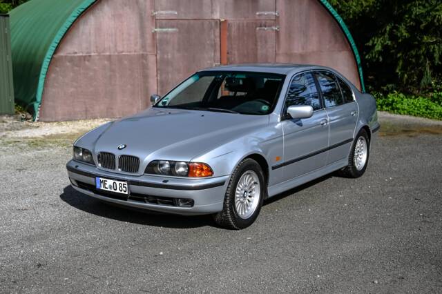 Afbeelding 1/17 van BMW 528i (1997)