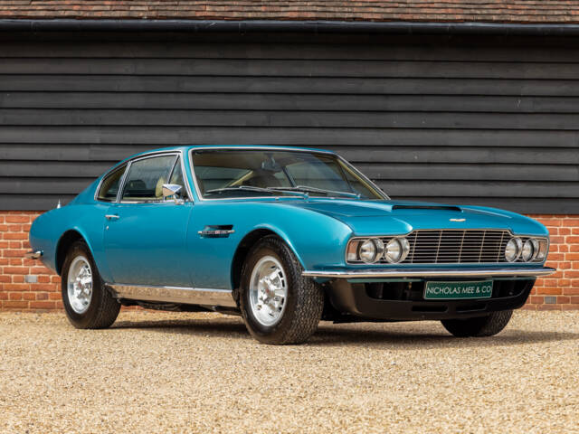 Image 1/71 of Aston Martin DBS V8 (1971)