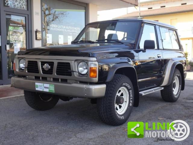 Image 1/10 de Nissan Patrol TD (1990)