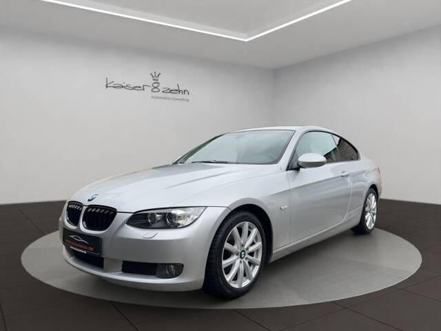 Image 1/23 de BMW 320i (2009)