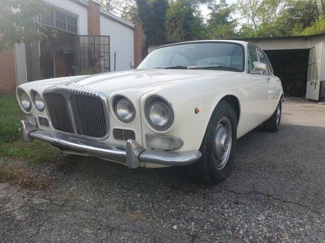 Bild 1/6 von Daimler Sovereign 4.2 (1970)
