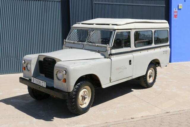 Image 1/7 of Land Rover 109 (1977)
