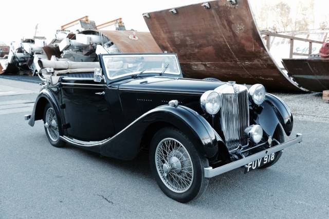 Image 1/7 of MG VA Tickford DHC (1939)