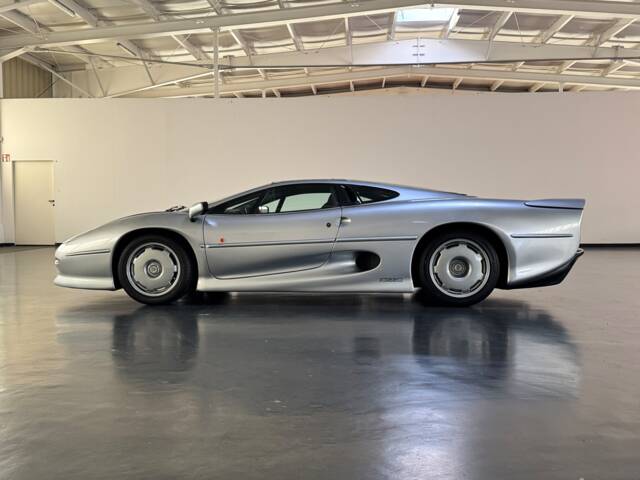 Imagen 1/47 de Jaguar XJ 220 (1993)