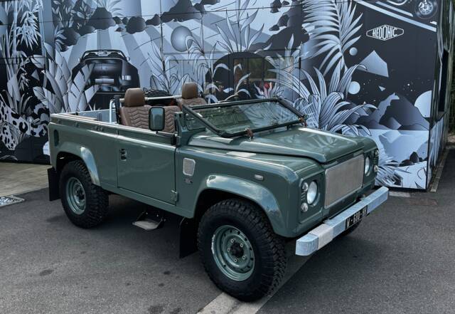 Afbeelding 1/5 van Land Rover Defender 90 Td5 Soft Top (2005)