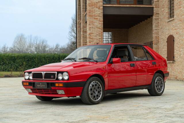 Bild 1/50 von Lancia Delta HF Integrale 16V (1989)