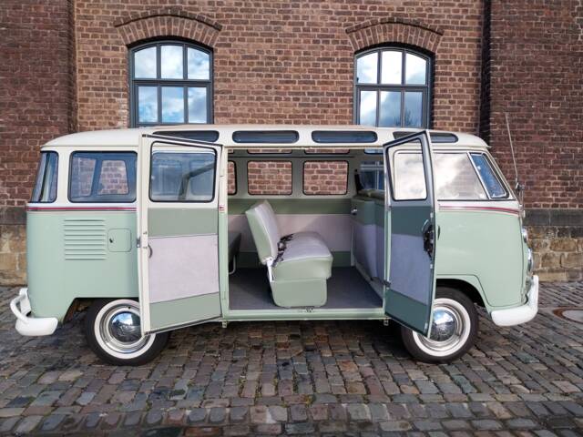 Image 1/43 of Volkswagen T1 Brasil "Samba" (1974)