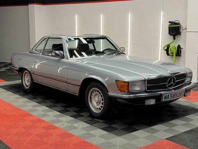 Image 1/8 de Mercedes-Benz 280 SL (1900)