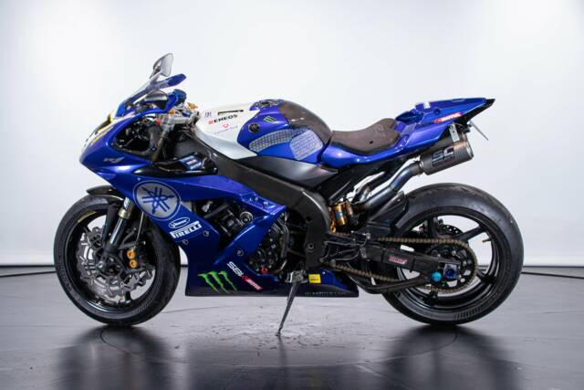 Immagine 1/50 di Yamaha DUMMY (2004)
