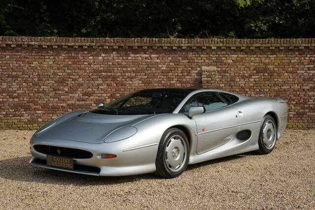 Image 1/50 of Jaguar XJ 220 (1994)