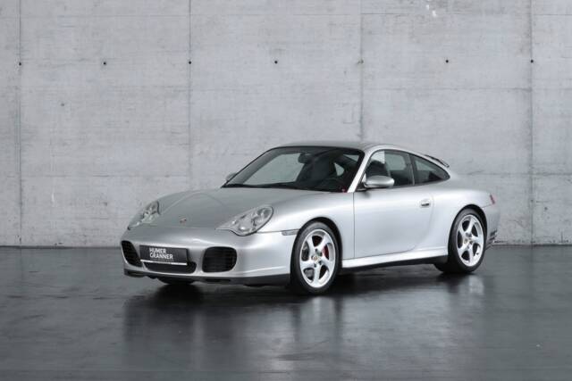 Image 1/50 of Porsche 911 Carrera 4S (2004)
