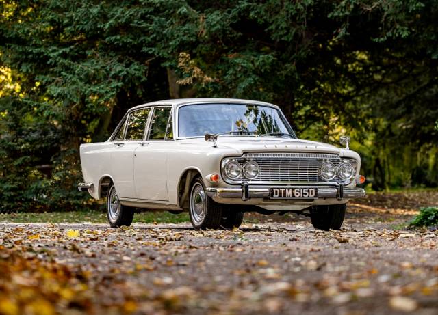 Image 1/44 of Ford Zodiac MkIII (1966)
