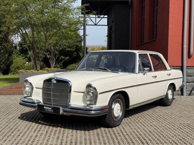 Image 1/54 de Mercedes-Benz 280 SE 3,5 (1970)