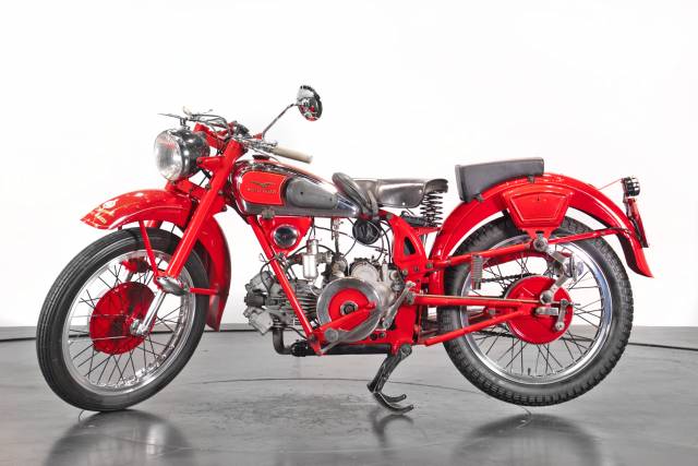 Immagine 1/21 di Moto Guzzi P 250 (1950)