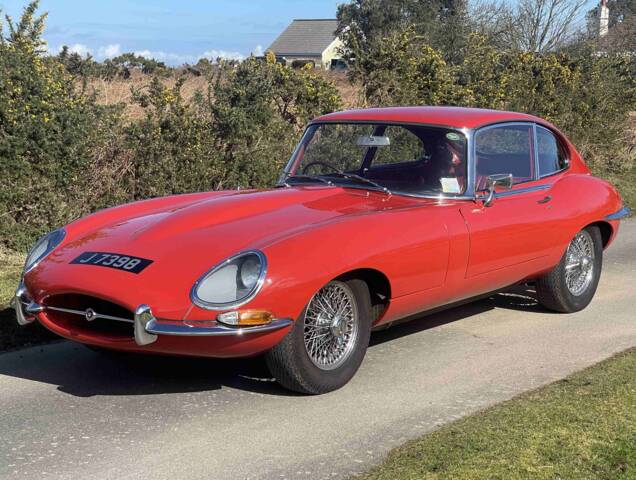 Afbeelding 1/12 van Jaguar E-Type (2+2) (1966)