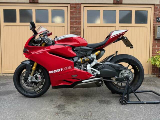 Afbeelding 1/49 van Ducati DUMMY (2017)