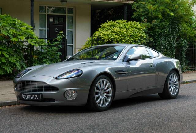 Bild 1/26 von Aston Martin V12 Vanquish (2003)