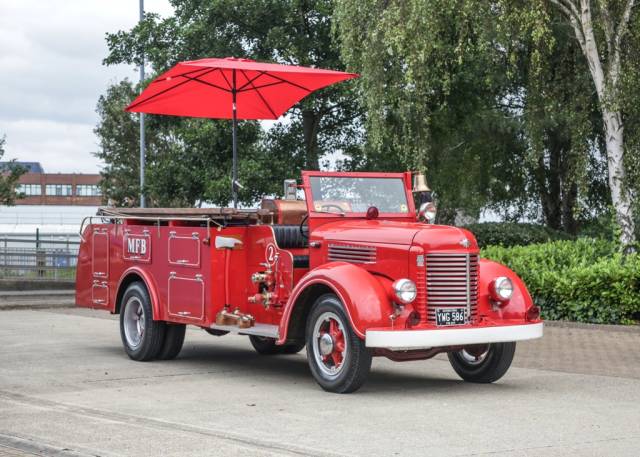 Image 1/23 of International Harvester K6 (1942)