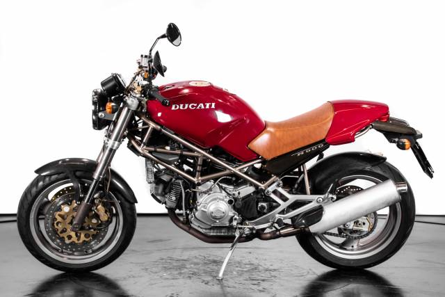 Image 1/46 of Ducati DUMMY (1995)