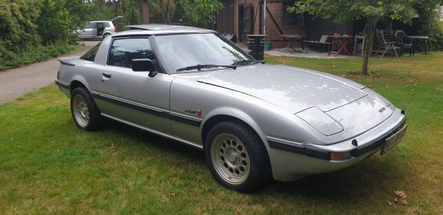 Afbeelding 1/25 van Mazda RX-7 (1983)
