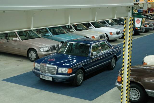 Bild 1/50 von Mercedes-Benz 300 SE (1990)