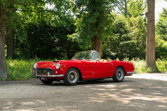 Imagen 1/14 de Ferrari 250 GT Cabriolet Pininfarina (1961)