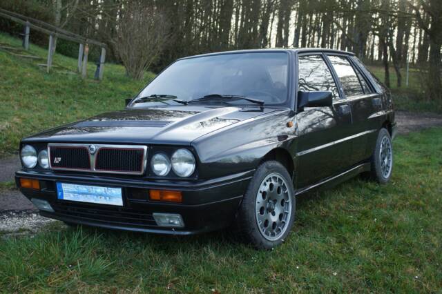 Image 1/105 of Lancia Delta HF Integrale 16V (1990)