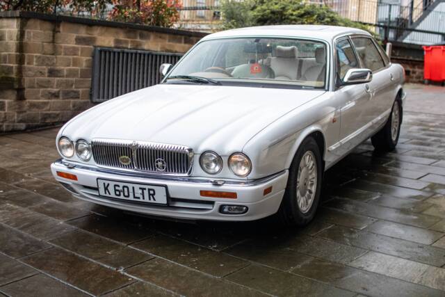 Immagine 1/7 di Daimler Six (1996)