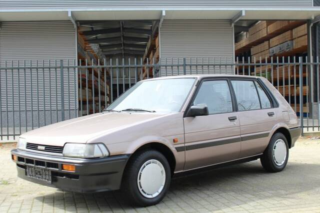 Image 1/7 de Toyota Corolla Compact (1985)