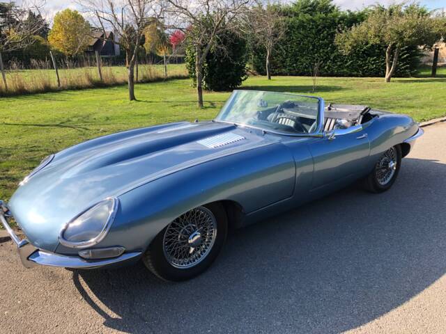Image 1/31 of Jaguar E-Type 4.2 (1964)