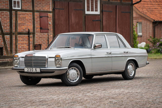 Bild 1/63 von Mercedes-Benz 230/6 (1974)