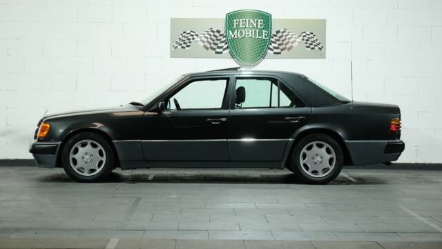 Bild 1/40 von Mercedes-Benz E 500 (1993)