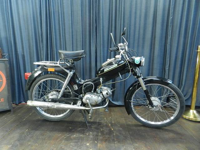 Image 1/10 de Puch MV50 (1977)