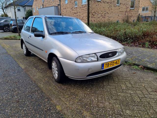 Image 1/19 of Ford Fiesta 1.25i (1998)