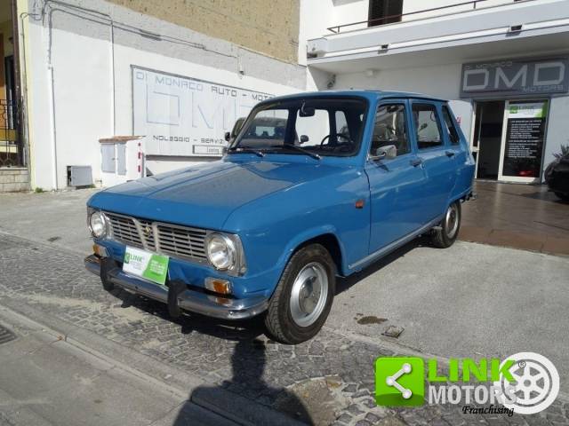 Image 1/20 of Renault R 6 (1970)