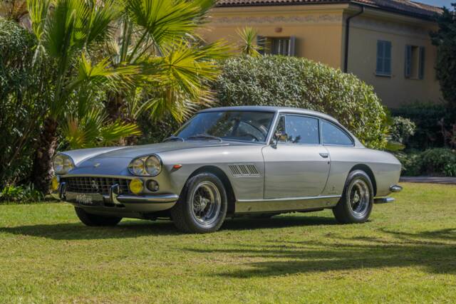 Imagen 1/47 de Ferrari 330 GT 2+2 (1964)