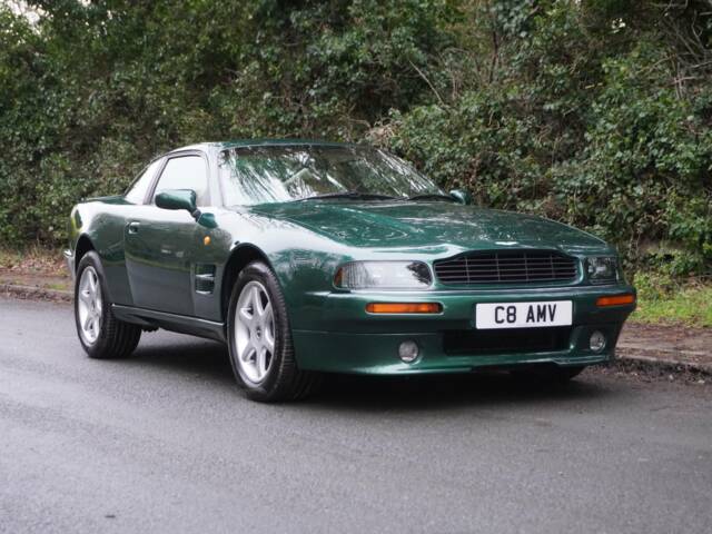 Image 1/19 of Aston Martin V8 Coupé (1996)