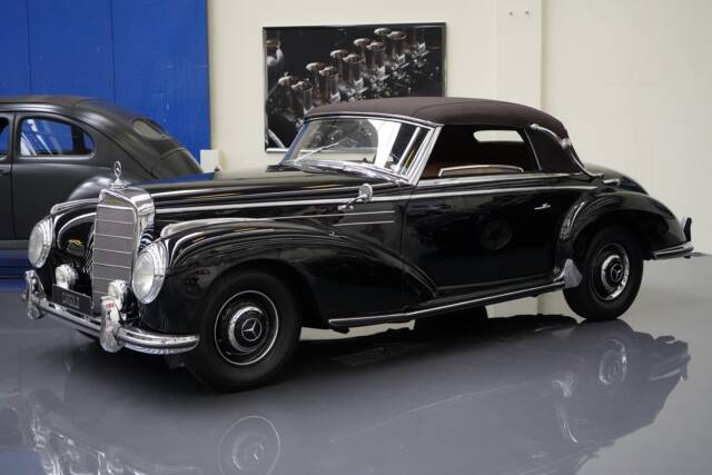 Image 1/10 de Mercedes-Benz 300 S Cabriolet A (1953)