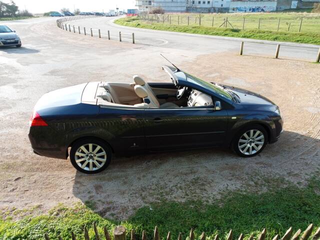 Image 1/9 of Ford Focus CC 2.0 (2008)