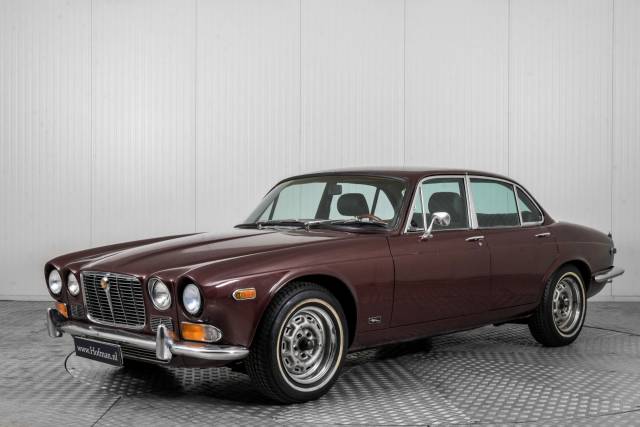 Image 1/50 de Jaguar XJ 6 4.2 (1970)