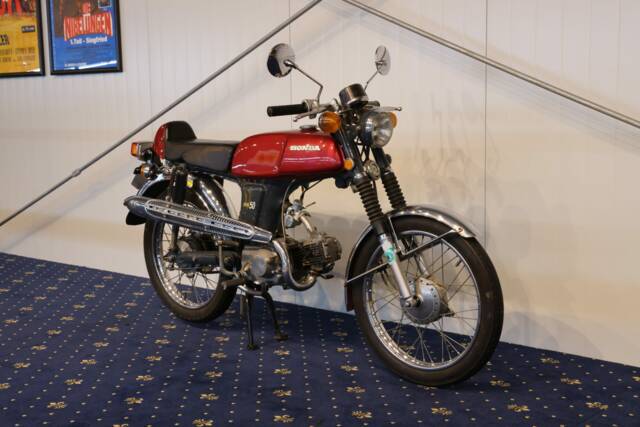 Image 1/21 de Honda SS 50 (1974)
