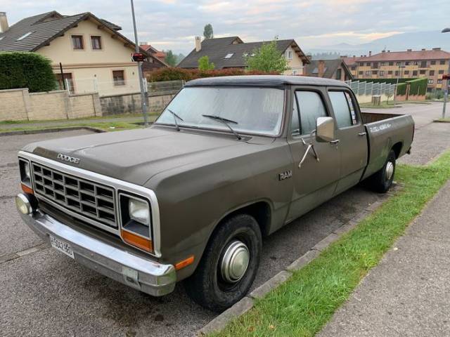 Afbeelding 1/9 van Dodge Ram (1985)
