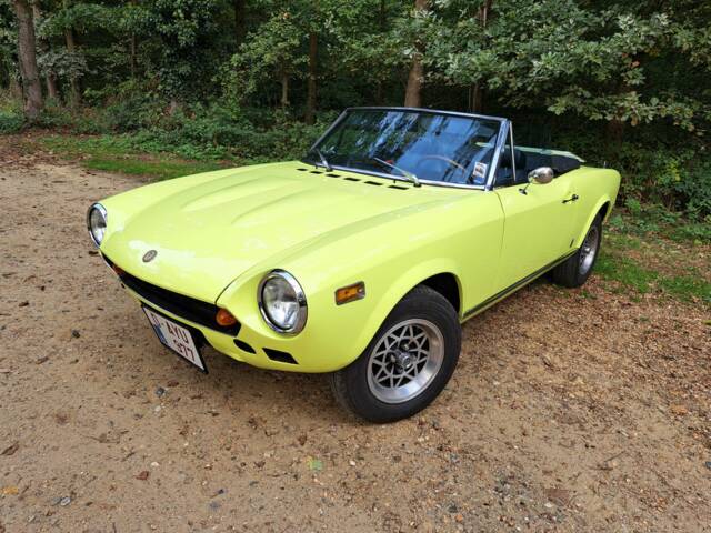 Bild 1/8 von FIAT 124 Spider CS1 (1975)