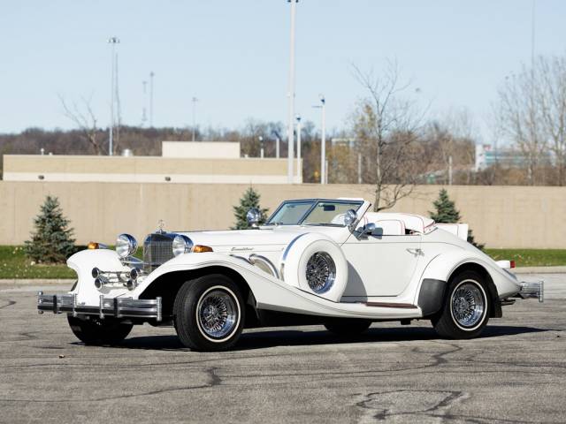 Image 1/49 of Excalibur Roadster IV (1983)
