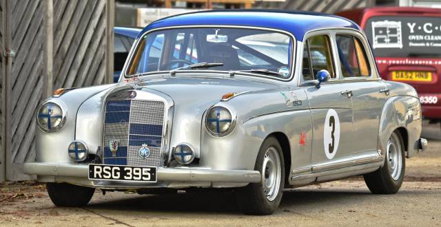 Immagine 1/50 di Mercedes-Benz 220 SE (1958)